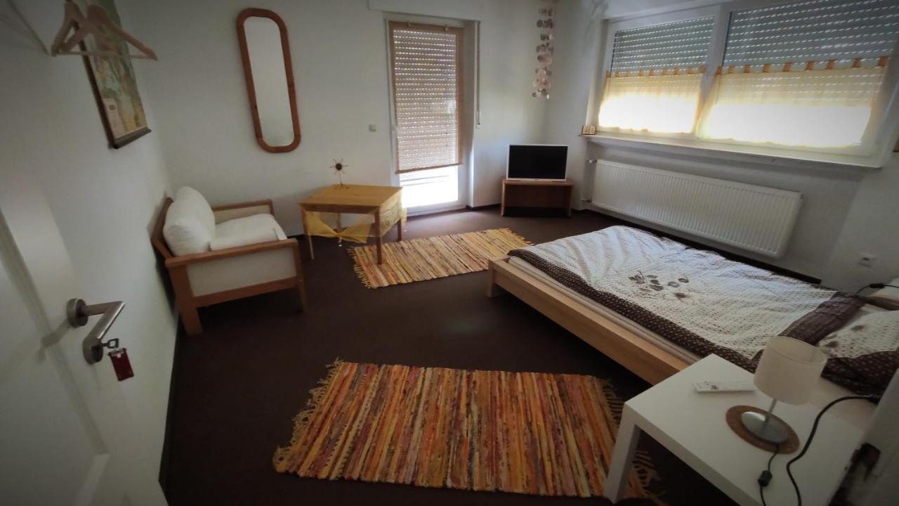 Monteur Unterkunft Gaestewohnung Ferienwohnung - Haus Huth Freigericht Exteriér fotografie